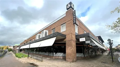 Välkommen till en fin lokal belägen i Ågången Galleria med ett fantastiskt läge mitt i centrala Köping.