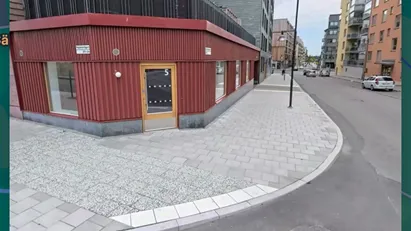 Ljus lokal i hörnläge med stora skyltfönster